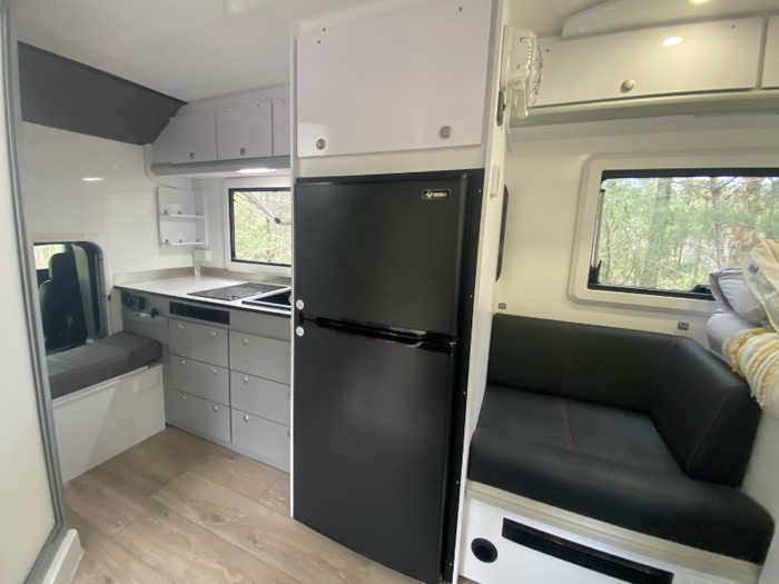 Galley_with_Diesel_Cook_Top