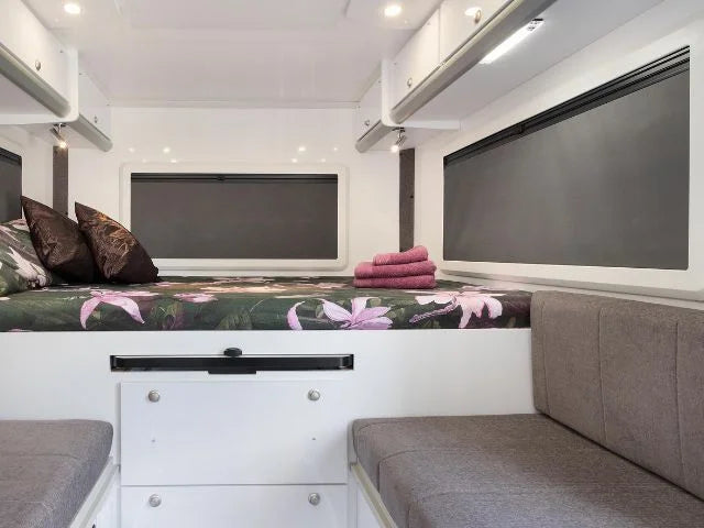 double-bed-4x4-motorhome-interior-aav4x4_36c5be95-e439-40b2-a0a2-3baee823de1a