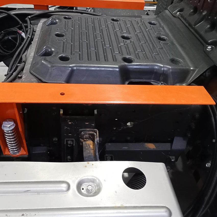 Fuso FGB71 SWB Single Cab AAV Tray Inc Subframe & 200L Tank