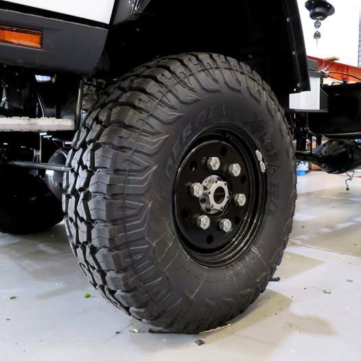 SSW 5 Stud Fuso Wheel + Federal Xplora 37X12.5R17 137Q