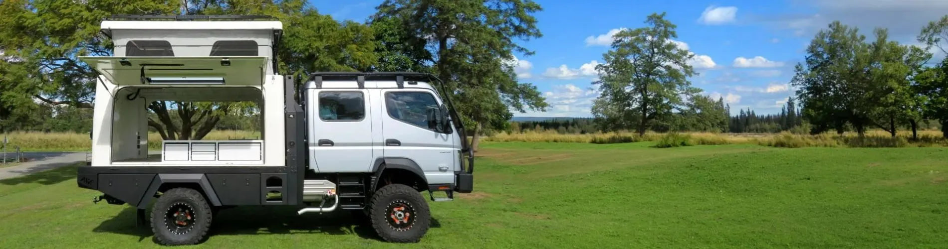 4x4_work_camper_horizontal_side_view