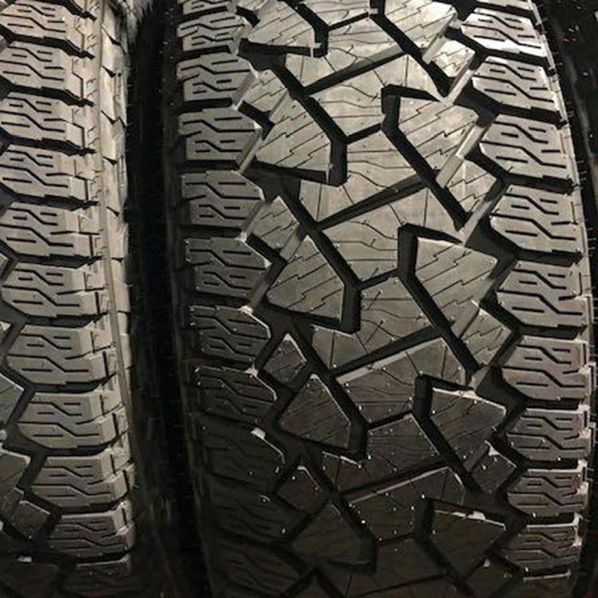 SSW 6 Stud F/IZ Wheel + Gladiator At'S 37X13.5 R17 135Q