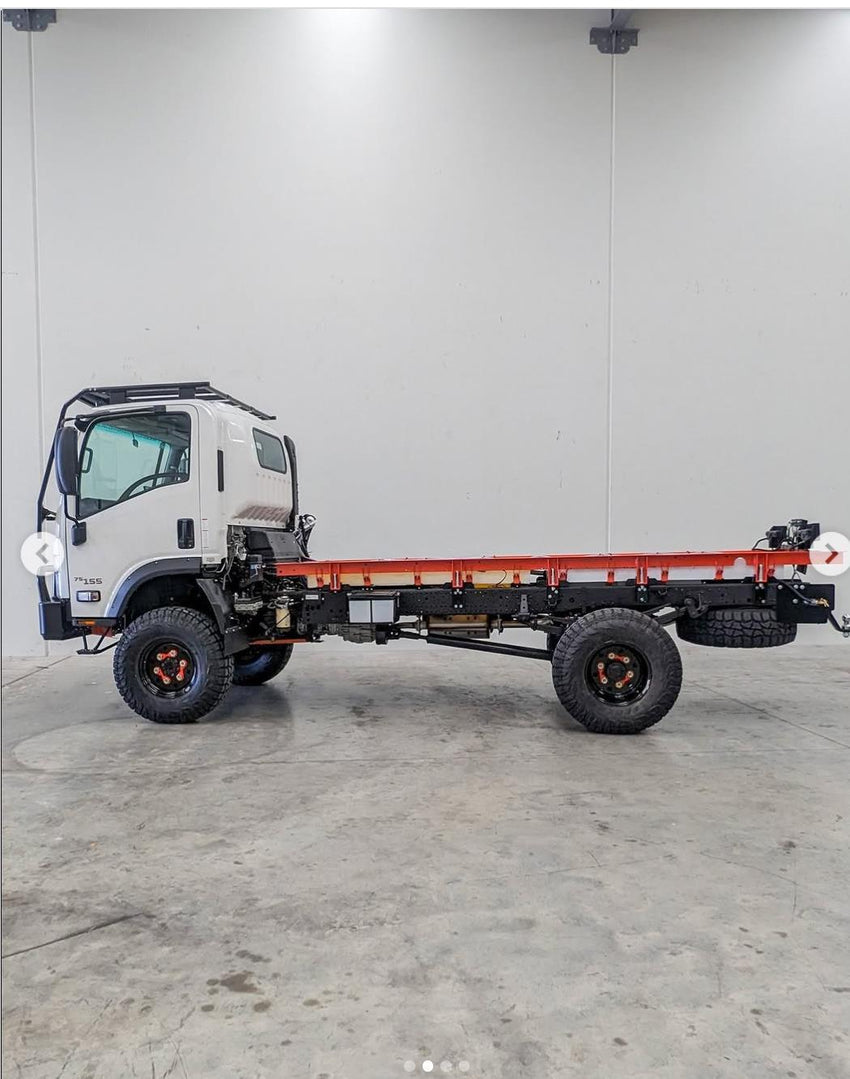Isuzu NPS 2016+ Sc Kinetic Sub Frame Diesel 240 Lts+Water 290 Lts
