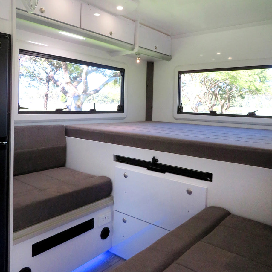 Interior_picture_of_Motorhome_gx99_by_aav4x4