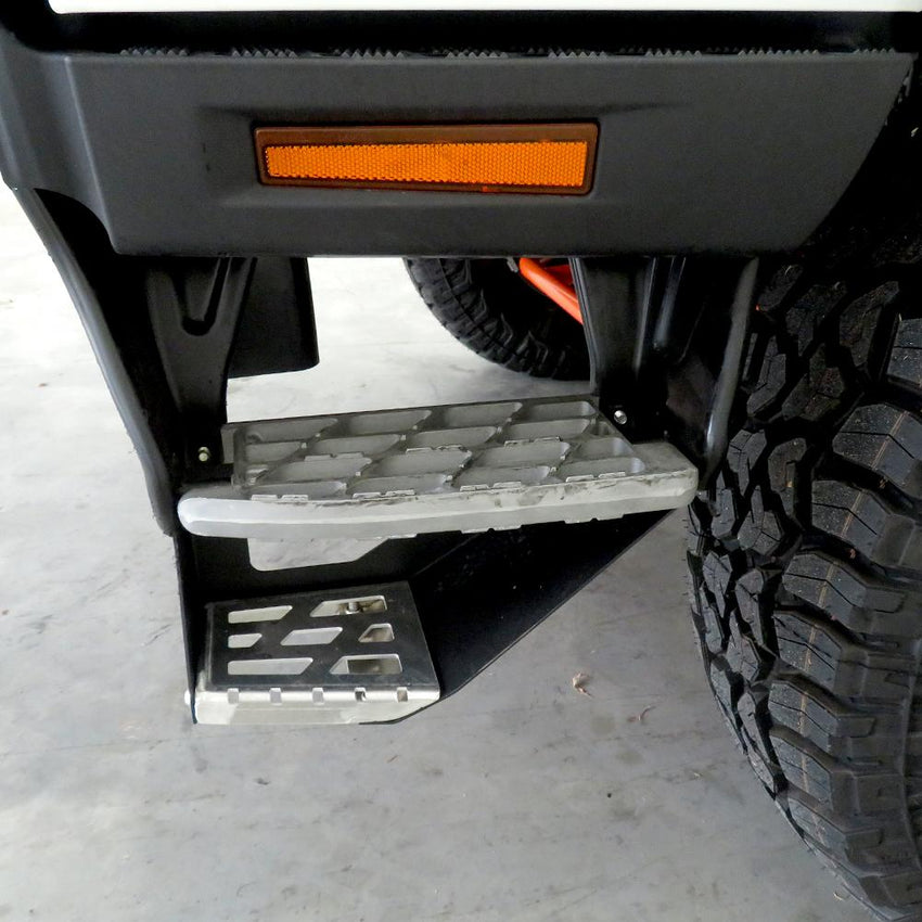Fuso FGB71/FG84 Lower Step Pair Unfitted