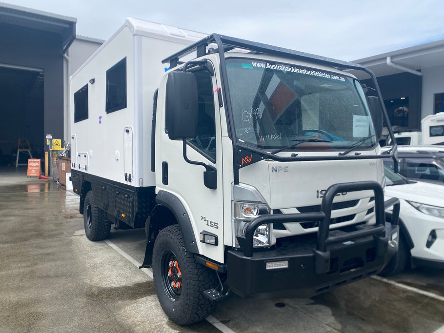 gx-90-isuzu-4x4-motorhome-front-side