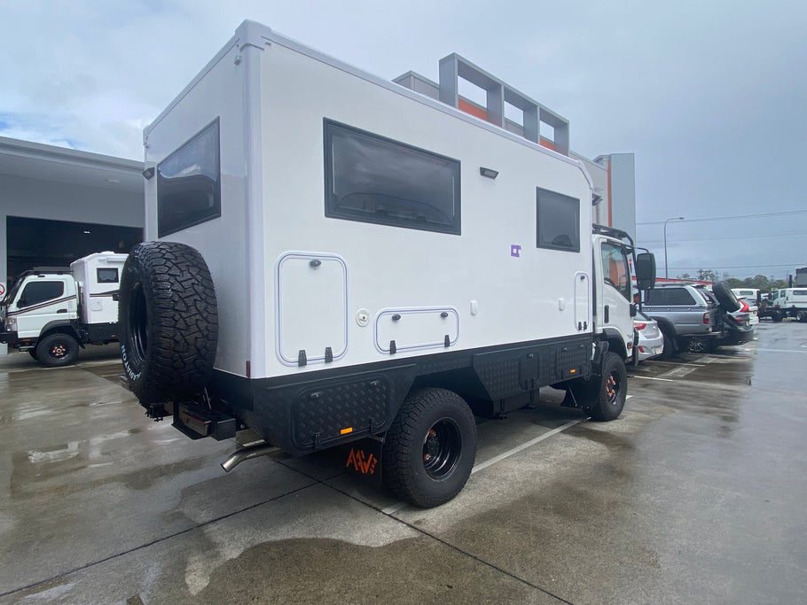 gx-90-isuzu-4x4-motorhome
